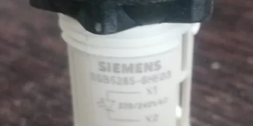 Siemens 3SB52856HE03 green LED pilot light 220–240V AC for industrial control panels